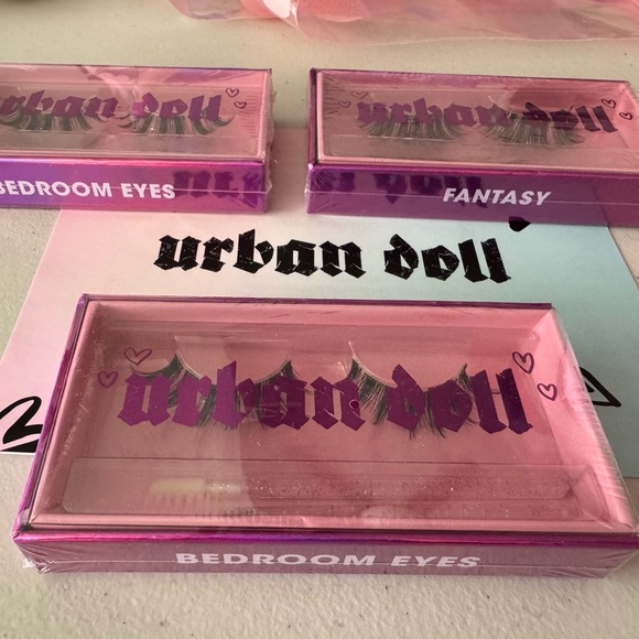 NEW UNOPENED Urban Doll Lash Starter Kit Set incld 2 Bedroom & 1 Fantasy pairs! - Picture 3 of 9
